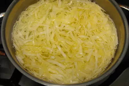 Капустные оладьи с сыром: шаг 2