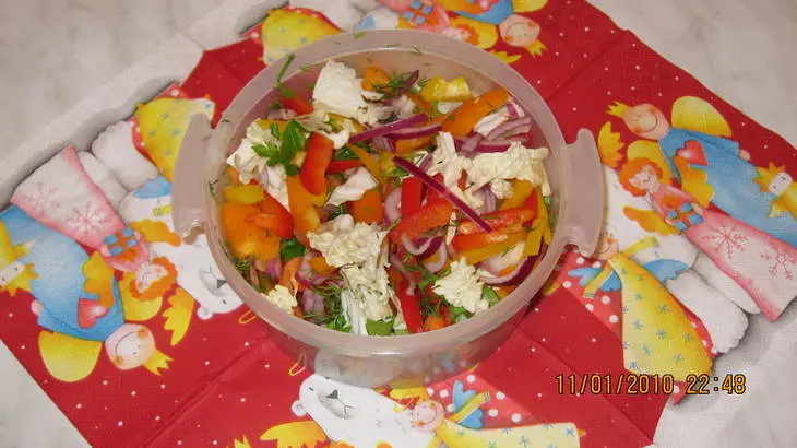 Салат овощной по-китайски с копченой курочкой: шаг 3