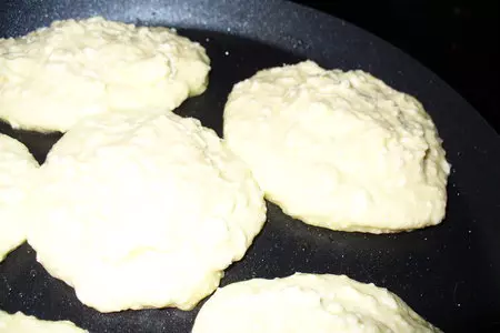 Сырники с начинкой: шаг 4