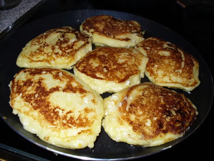 Сырники с начинкой: шаг 5