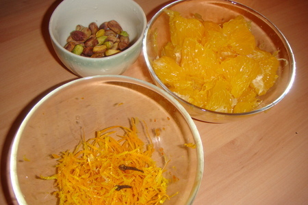 Пряный апельсиновый пирог с фисташками: шаг 1