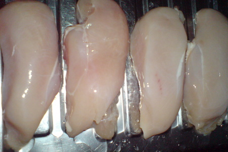 Куриные грудки ,две в одной тарелке,но такие разные..: шаг 1