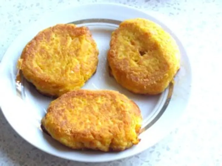Морковные котлеты с сыром: шаг 3