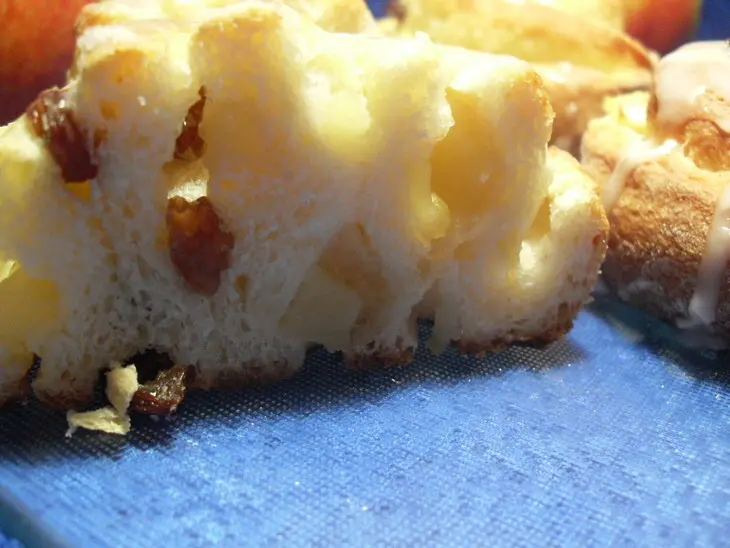 Булочки с изюмом и яблоком  "улитки" (rosinen -apfelschnecken): шаг 9