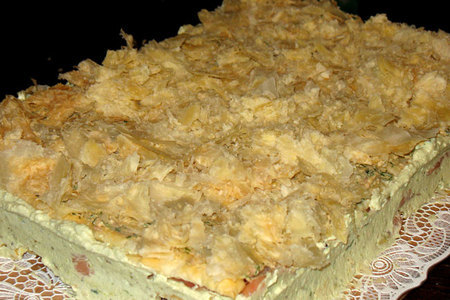 Закусочный торт с копчёной горбушей,кремом из авокадо и рикотты и печенью трески: шаг 8