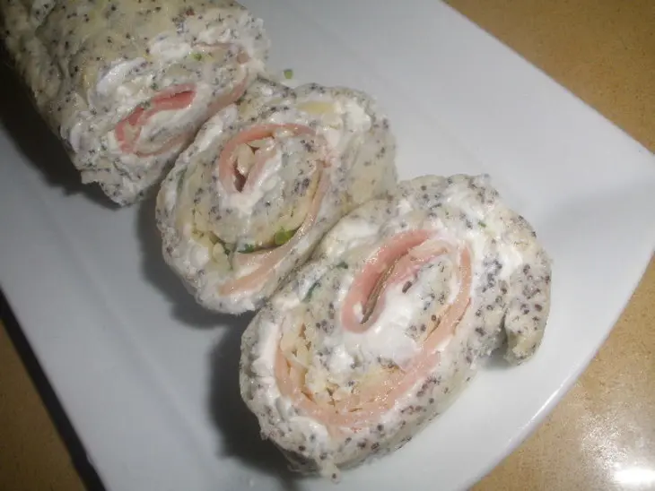 Закусочные рулетики с маком: шаг 6