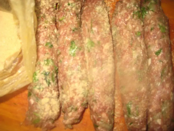 Армянские  колбаски "сигареты" с травами и овощами: шаг 4
