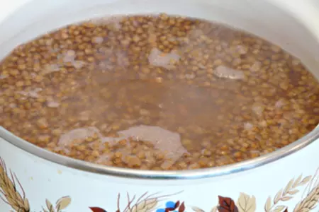 Гречневая каша с грибами и луком: шаг 2