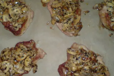 Мясо с грибами под картофельной "шапкой": шаг 5