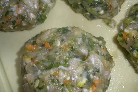 Рыбные котлеты  с остро-сладким соусом: шаг 2
