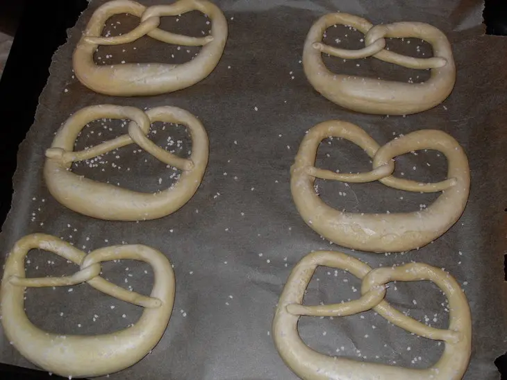 Брецели - немецкие бублики (brezel): шаг 7
