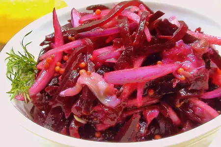 Салат, со свеклой и селёдочкой, с моей любимой заправкой.: шаг 6