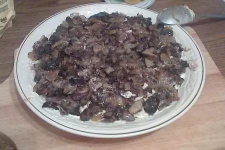 Салат с курицей и грибами: шаг 3