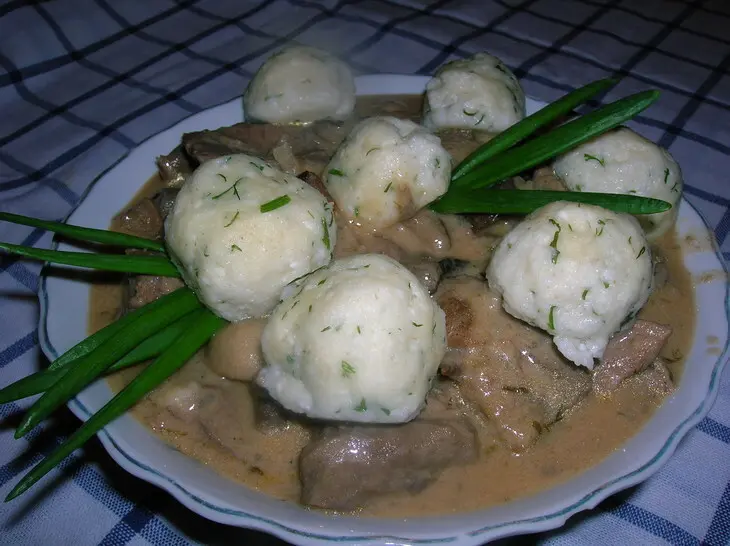 Венгерская токань с творожно-укропными клецками: шаг 7