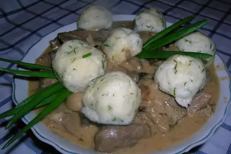 Венгерская токань с творожно-укропными клецками: шаг 7