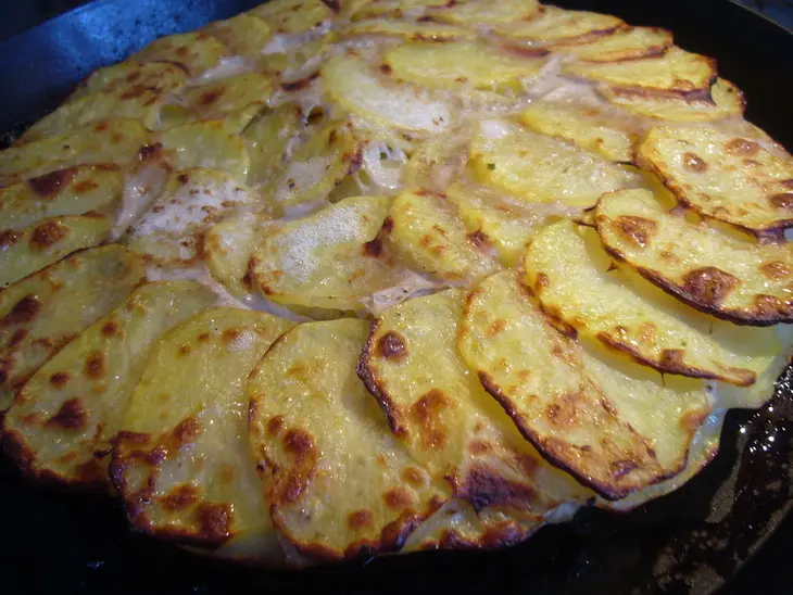 Картофельно-мясной торт "перевертыш": шаг 5