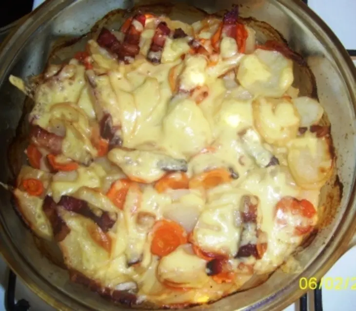 Картофель, запеченный с курицей и беконом.: шаг 12