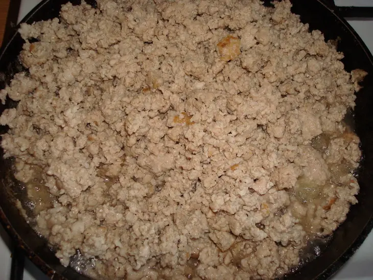 Картофель, запеченный с мясом и грибами: шаг 1
