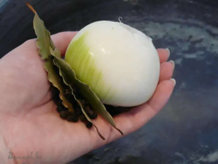 Тройной "царский" бульон и мясное ассорти - лучше для закуски не найти.: шаг 3