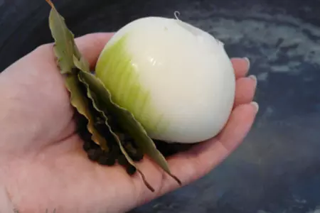 Тройной "царский" бульон и мясное ассорти - лучше для закуски не найти.: шаг 3