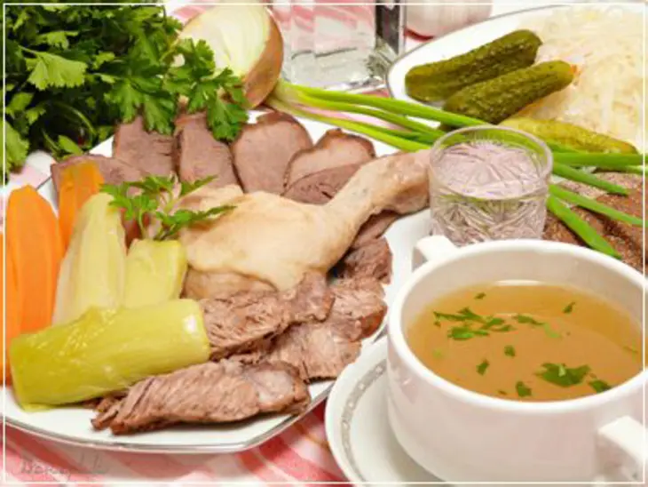 Тройной "царский" бульон и мясное ассорти - лучше для закуски не найти.: шаг 9