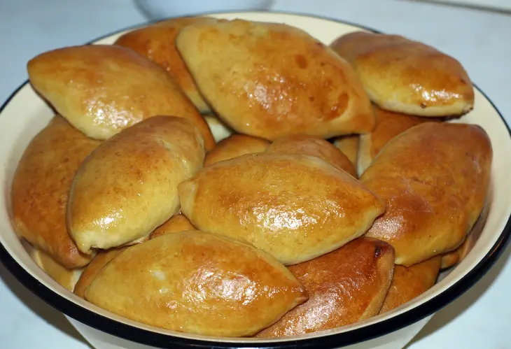Пирожки с печенкой: шаг 1