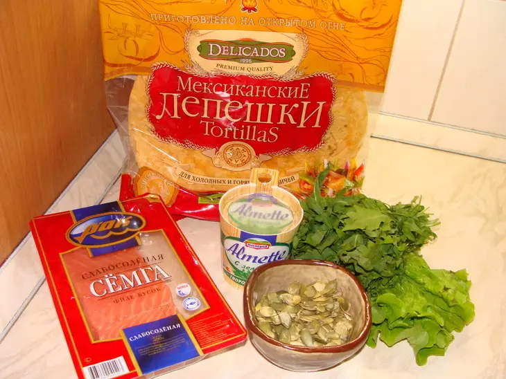 Ролы из мексиканских, сырных tortillas: шаг 1