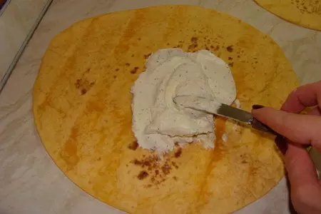 Ролы из мексиканских, сырных tortillas: шаг 2