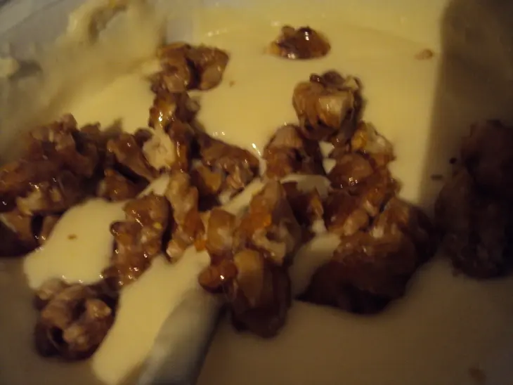 Ореховое парфе с гранатовым соусом (walnut parfait with pomegranate sauce): шаг 4