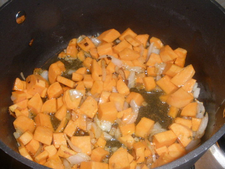 Суп-пюре из цветной капусты и сладкого картофеля: шаг 2