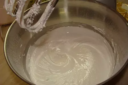 Гато малиновый с меренгами и заварным кремом: шаг 4