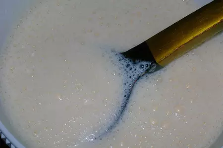 Блинчики в сырную клеточку, фаршированные курятиной: шаг 1