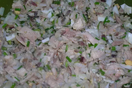 Блинчики в сырную клеточку, фаршированные курятиной: шаг 5