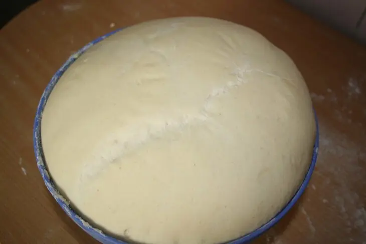 Пирожки «с фасолью и маком» и другой начинкой: шаг 1