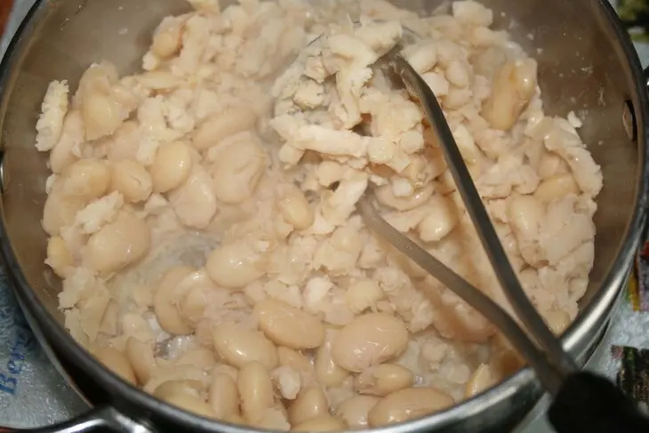 Пирожки «с фасолью и маком» и другой начинкой: шаг 2