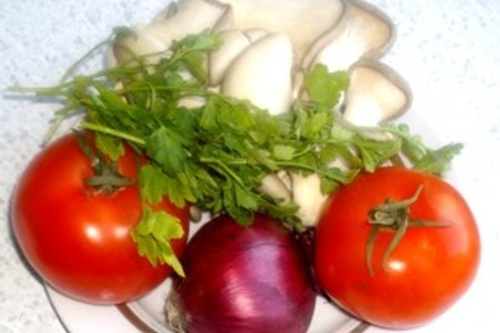 Салат из грибов с сельдью: шаг 2