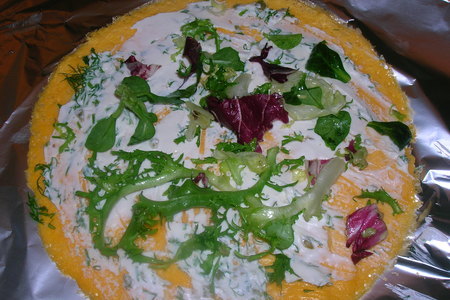 Рулеты-омлеты с творожным сыром и листовым салатом: шаг 4