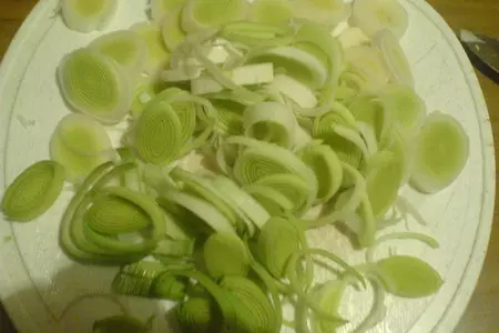 Сочный песочный киш с луком-пореем и сыром.: шаг 2