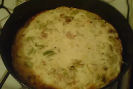 Сочный песочный киш с луком-пореем и сыром.: шаг 7