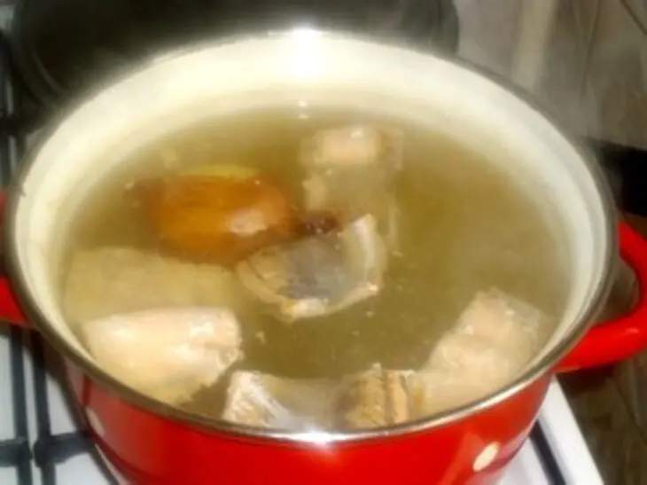 Суп с овощами из горбуши: шаг 4
