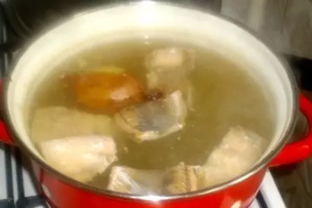 Суп с овощами из горбуши: шаг 4