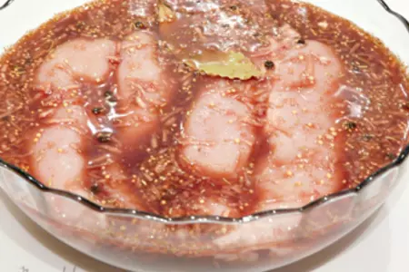 Пастрома из куриной грудки в винном маринаде: шаг 3