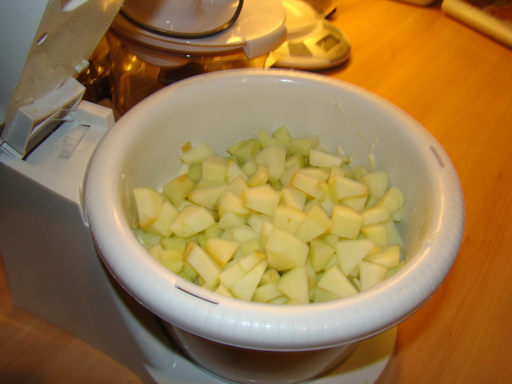 Творожник яблочный с ягодами (на манке): шаг 4