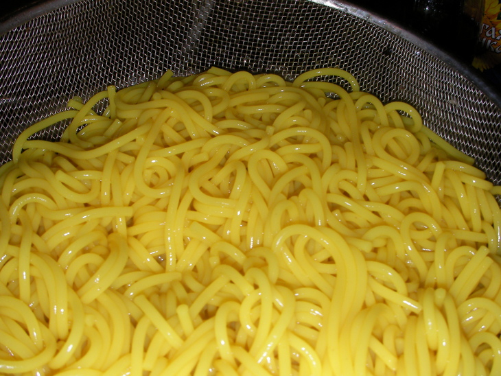 Солнечные спагетти с море продуктами: шаг 1