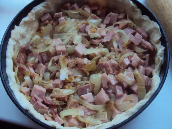 Эльзасский пирог с луком и ветчиной: шаг 2