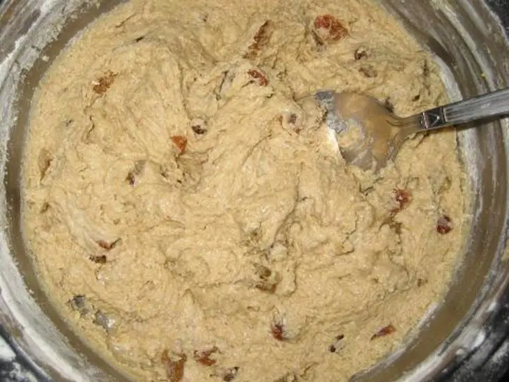Овсяно-медовое  печенье  с изюмом: шаг 3