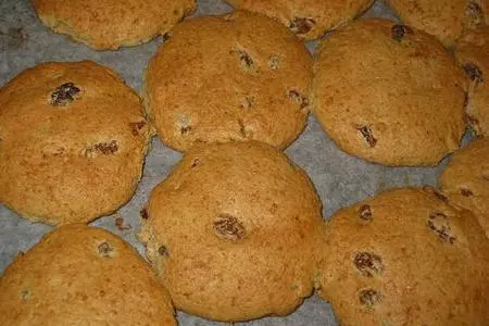 Овсяно-медовое  печенье  с изюмом: шаг 5
