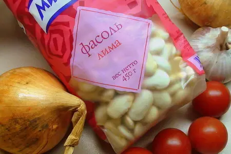 Фасоль, тушённая с томатами.: шаг 1
