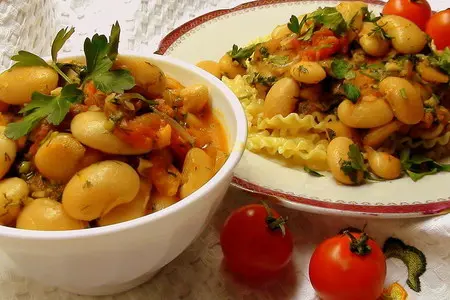 Фасоль, тушённая с томатами.: шаг 6