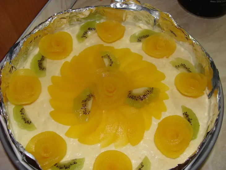 Торт с белым шоколадным муссом и персиками: шаг 2